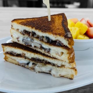 SUPREME GRILL CHEESE